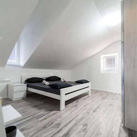 City Center Mayess Aparment Задар Экстерьер фото